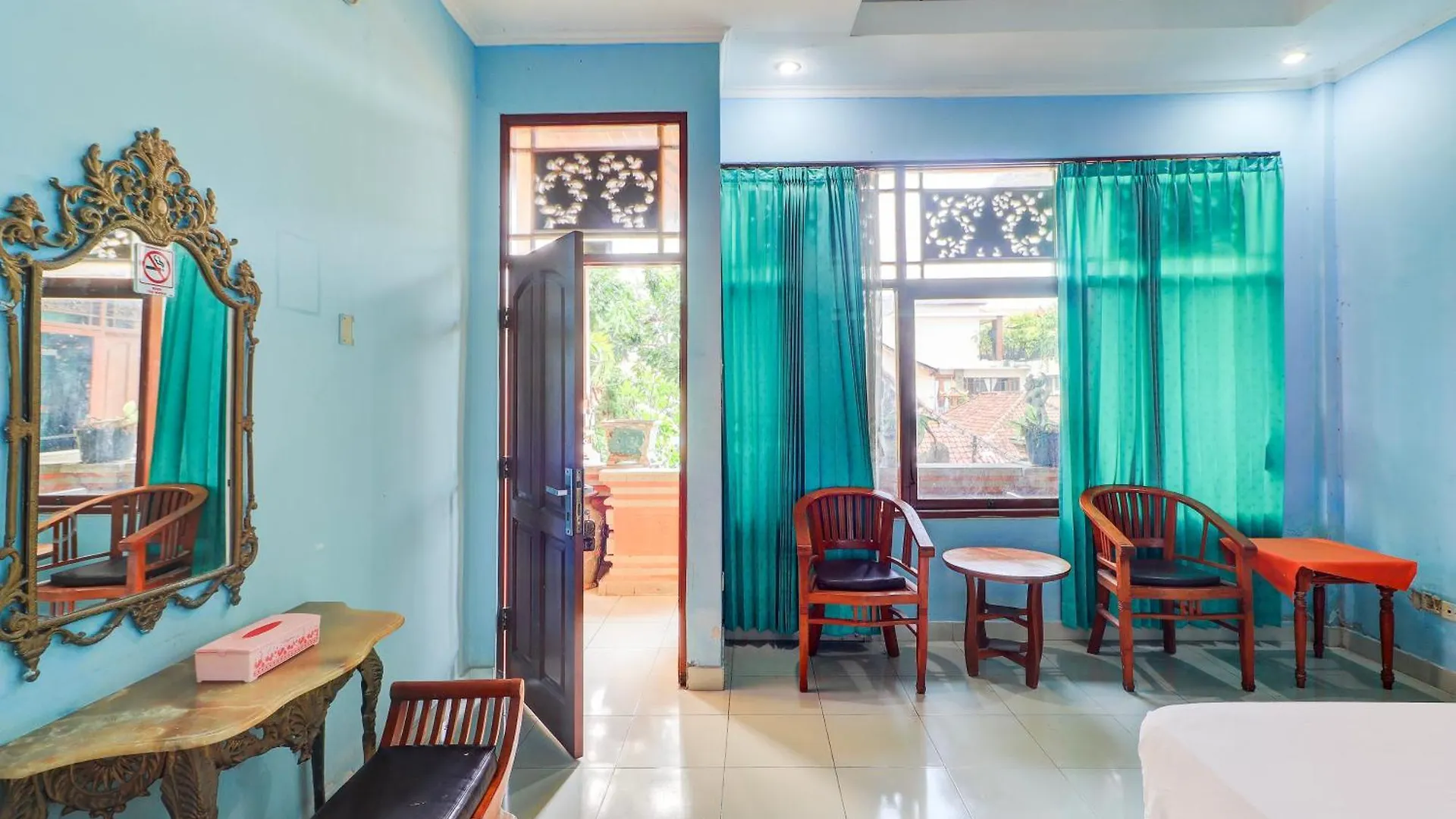 Oyo Danawa House Hotel Denpasar