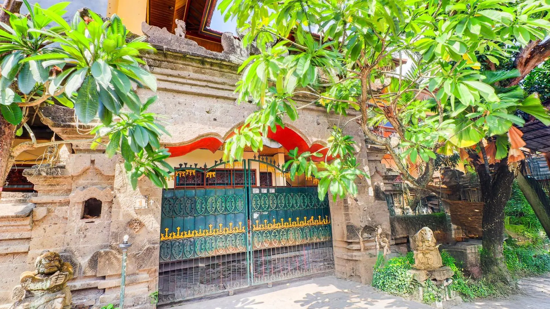 Oyo Danawa House Hotel Denpasar 4*,